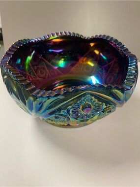 Vintage L E Smith Iridescent Carnival Glass Decorative Bowl - 7.5”